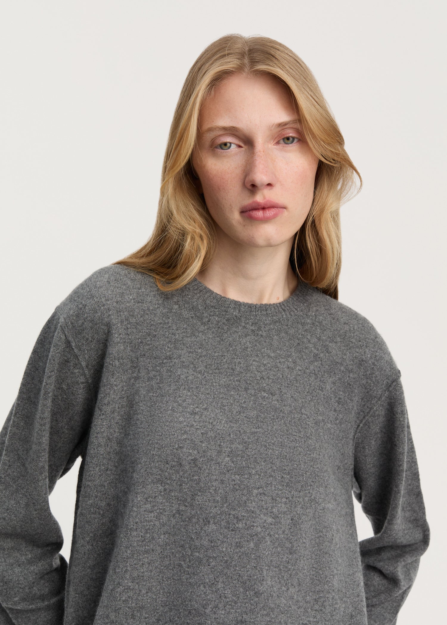 Leonardo sweater – pure cashmere | Stormy - Image 4